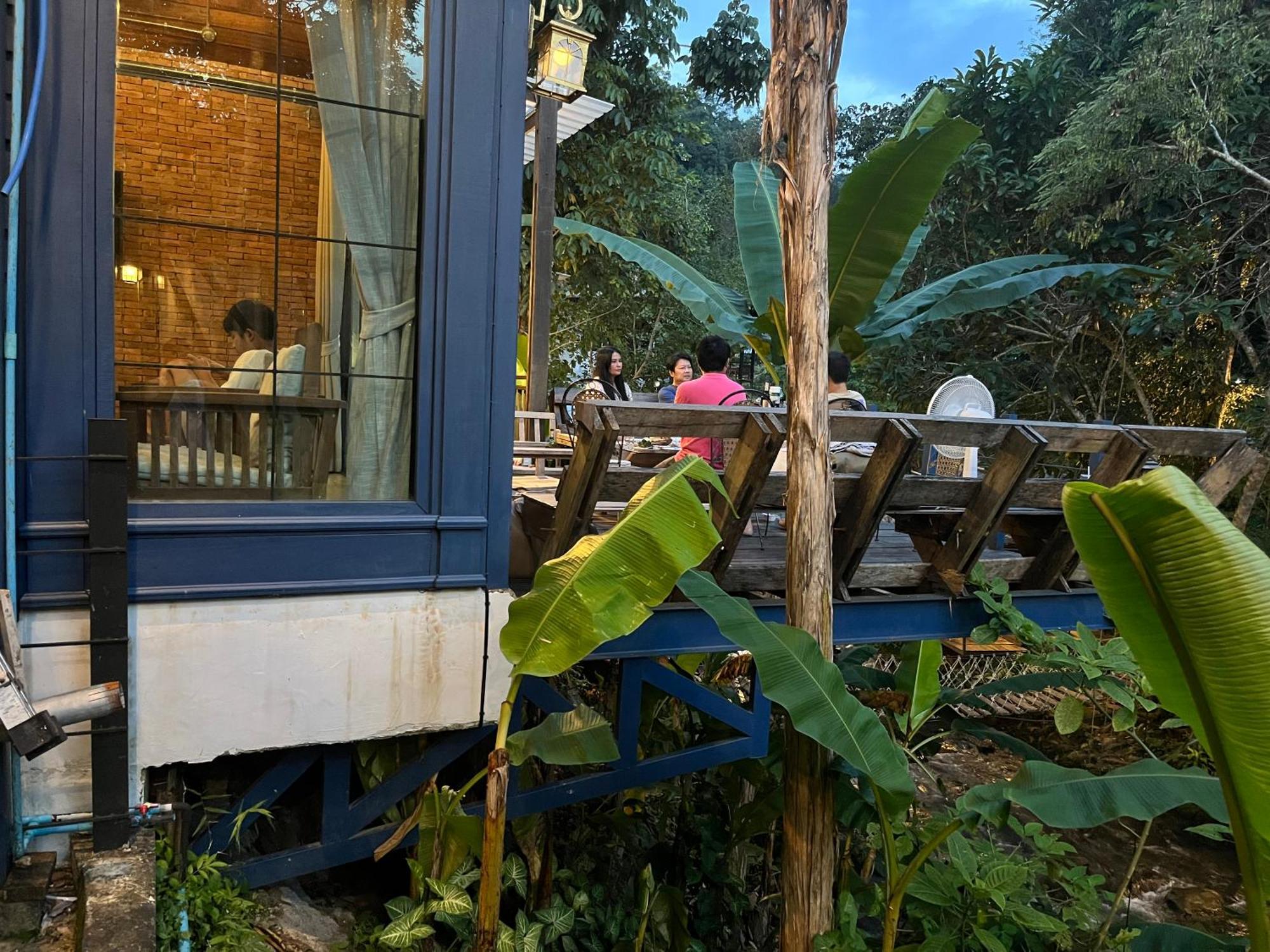Voraman Hut Hotel Ban Pang Bo Hu Bon Exterior photo