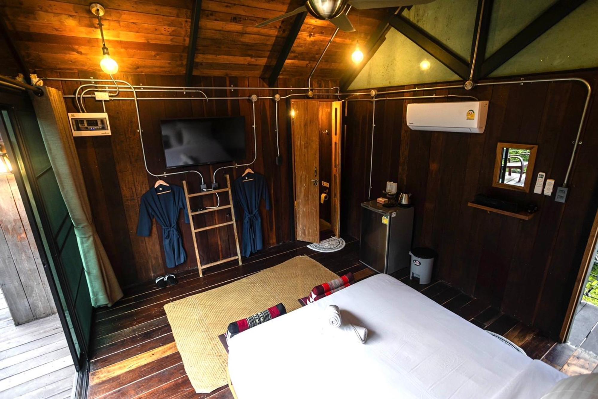 Voraman Hut Hotel Ban Pang Bo Hu Bon Exterior photo